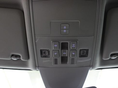 Used 2023 Volkswagen Atlas SEL R-Line AWD/4WD image 30