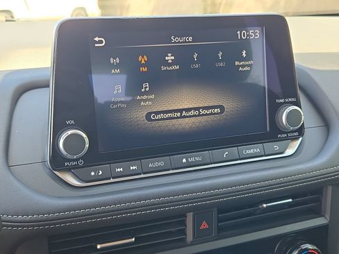 Certified 2025 Nissan Rogue SV FWD image 18