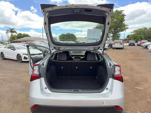 Used 2022 Toyota Prius L Eco FWD image 19