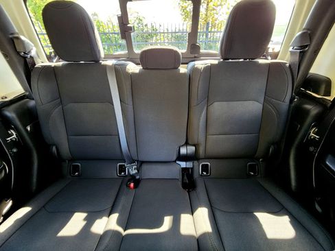 Used 2022 Jeep Gladiator Sport image 32