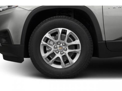 Used 2021 Chevrolet Traverse LS image 14
