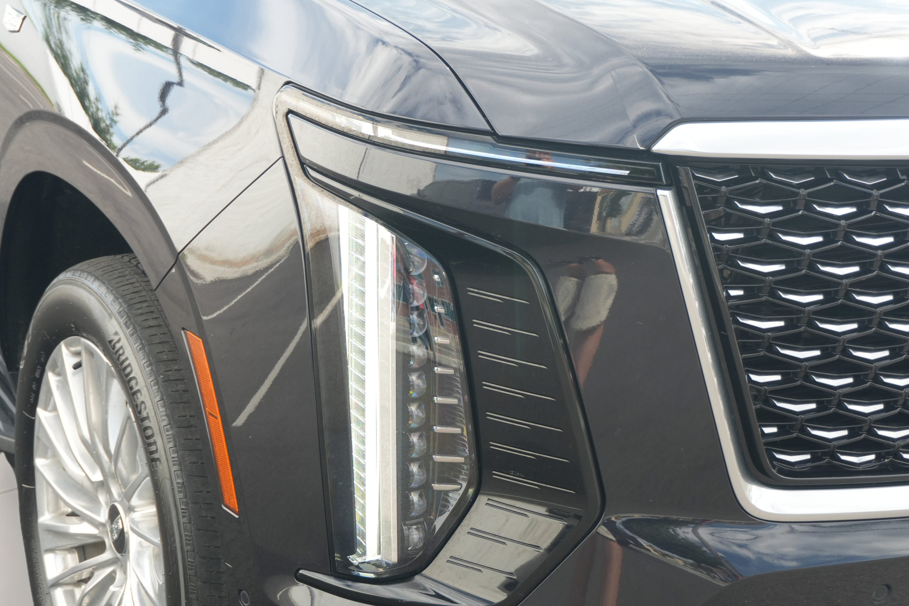 Used 2025 Cadillac Escalade Premium Luxury AWD/4WD image 50