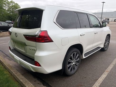 Used 2020 Lexus LX 570 4WD w/ Luxury Package image 9