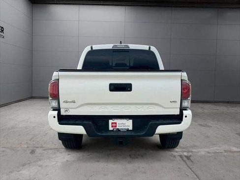 Certified 2022 Toyota Tacoma Limited AWD/4WD image 97