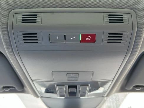 Certified 2023 Volkswagen Taos SEL AWD/4WD image 38