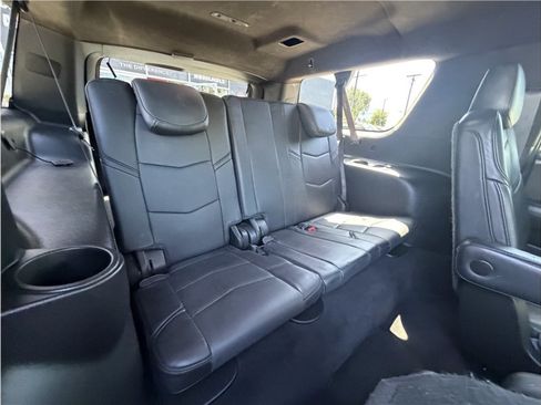 Used 2015 Cadillac Escalade ESV Platinum AWD/4WD image 33