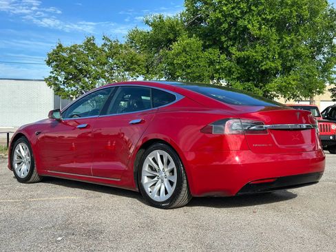 Used 2017 Tesla Model S 75D image 4