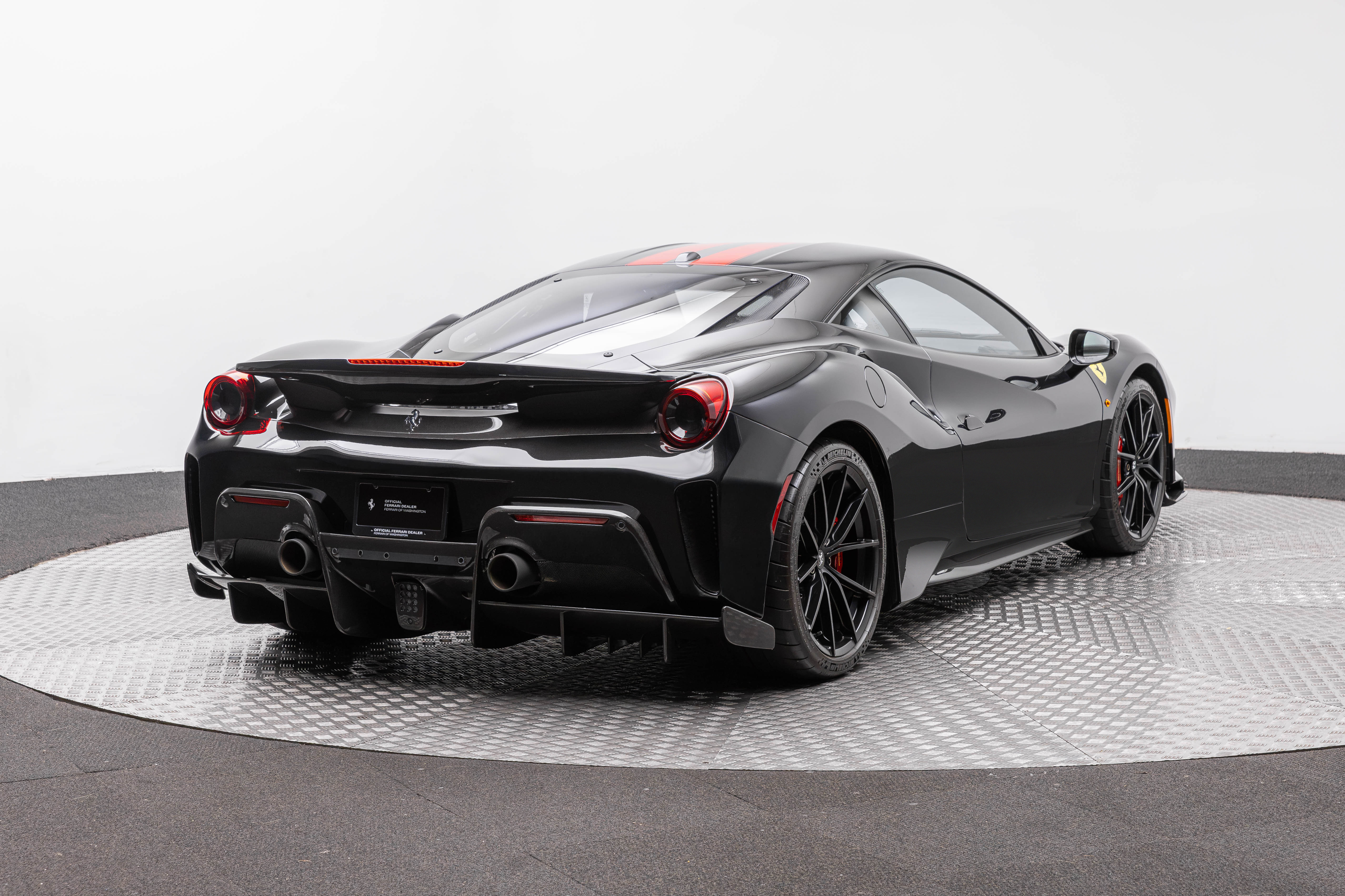 Used 2019 Ferrari 488 Pista Coupe RWD image 7