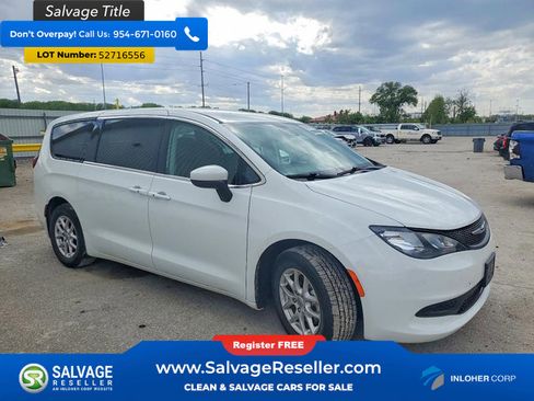 Used 2023 Chrysler Voyager LX FWD image 5