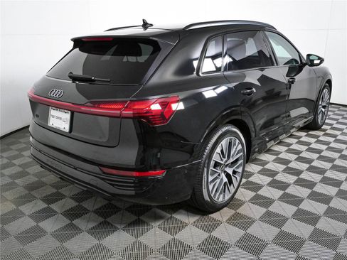 Used 2024 Audi Q8 e-tron Prestige w/ Prestige Package AWD/4WD image 3