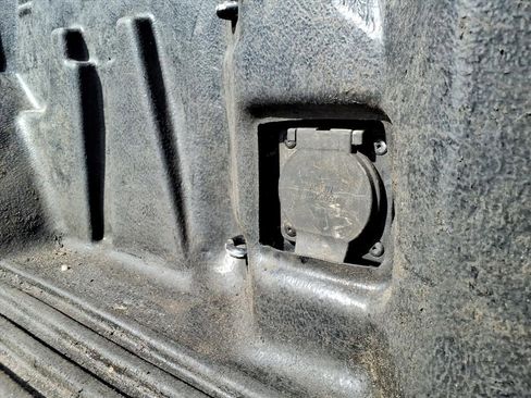 Certified 2024 GMC Sierra 1500 SLT image 5