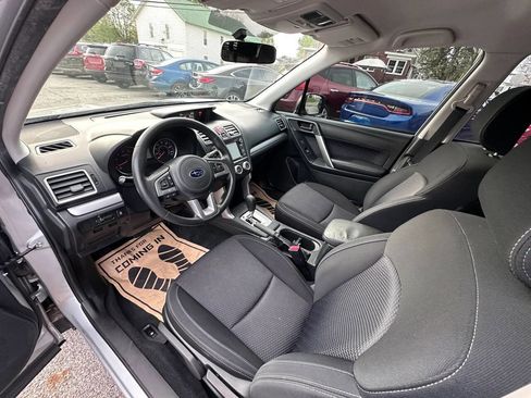 Used 2017 Subaru Forester 2.5i w/ Alloy Wheel Package image 10