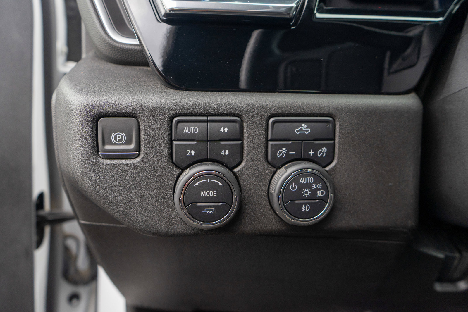 Used 2024 Chevrolet Silverado 1500 RST AWD/4WD image 15
