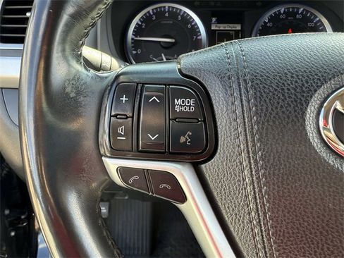 Used 2019 Toyota Highlander Limited image 15