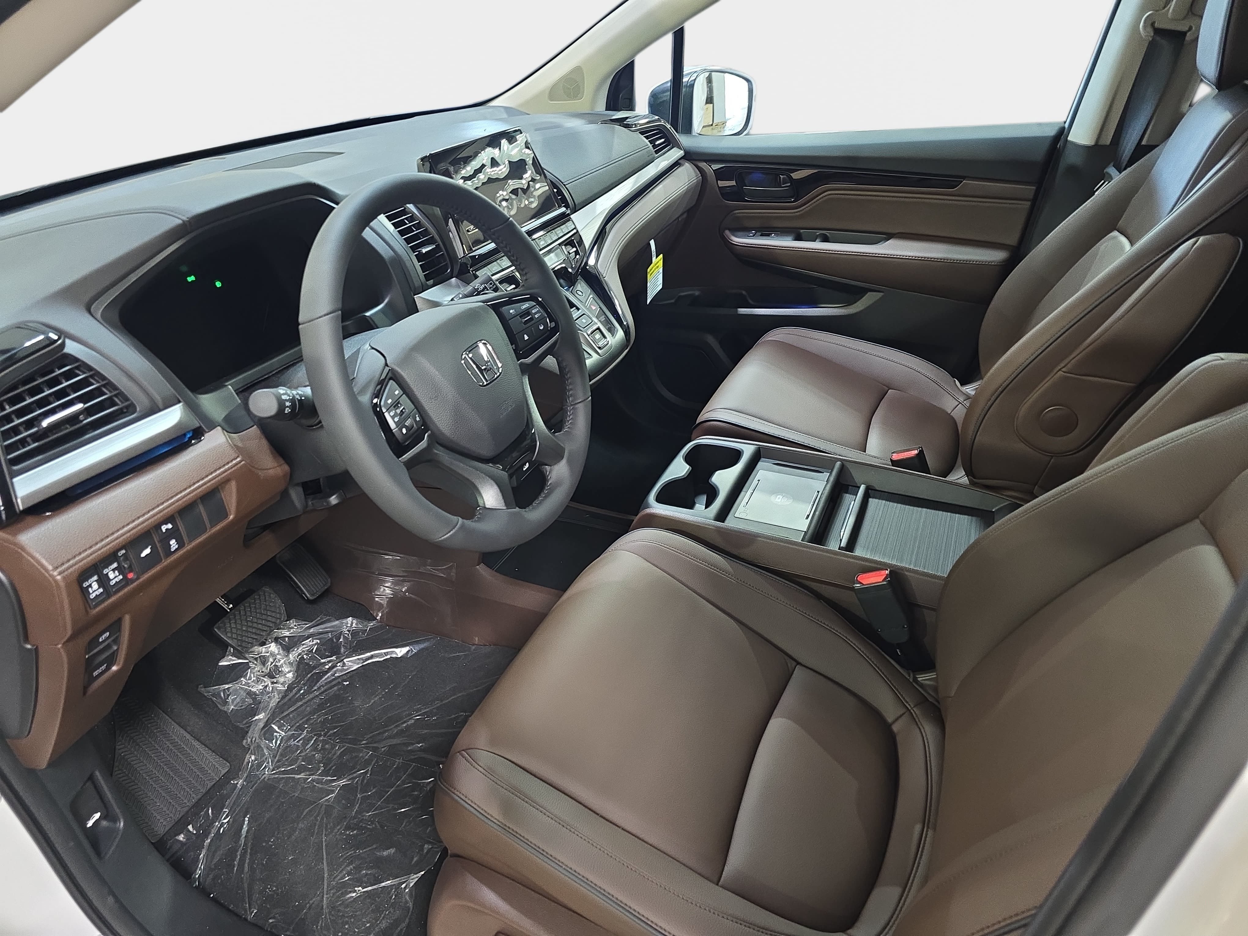 New 2026 Honda Odyssey Touring image 13
