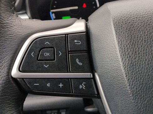 Certified 2025 Toyota Sienna XLE image 18