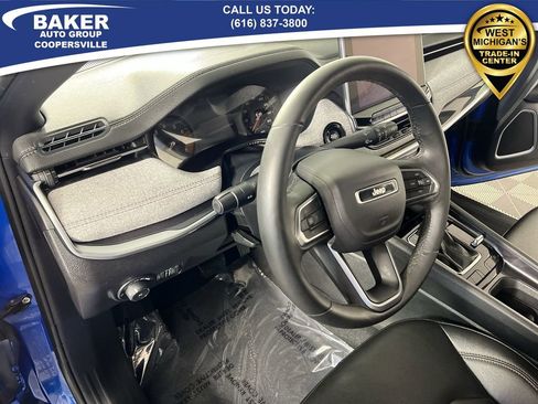 Used 2024 Jeep Compass Latitude image 11