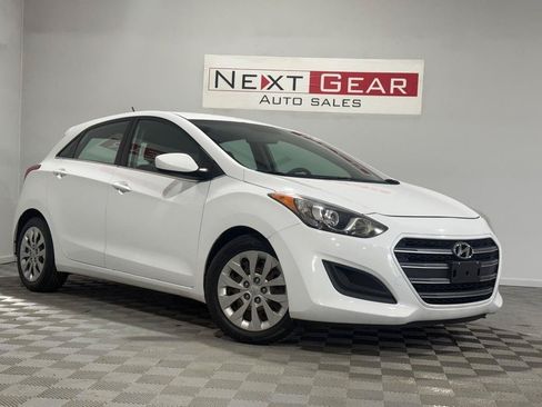 Used 2017 Hyundai Elantra GT FWD image 1