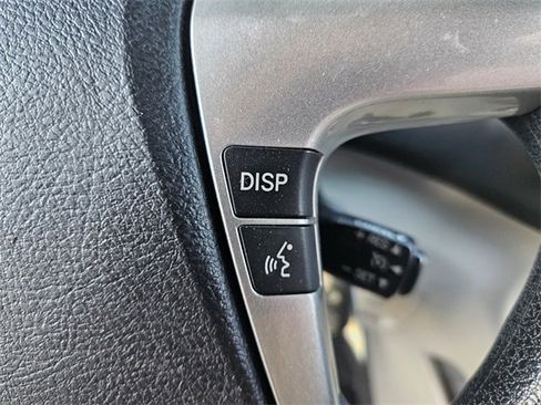 Used 2012 Toyota Highlander Base image 27