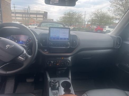 Used 2024 Ford Bronco Sport Outer Banks w/ Tech Package image 12