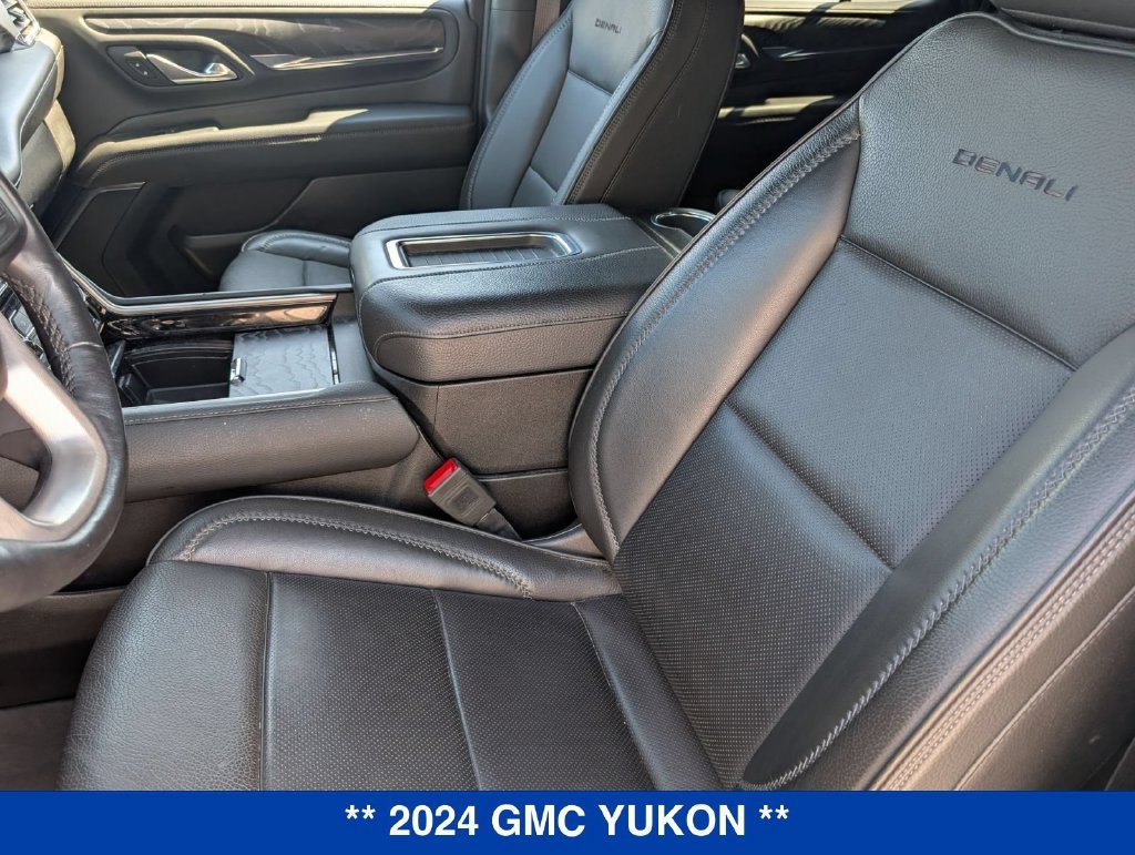 Used 2024 GMC Yukon Denali w/ Advanced Technology Package AWD/4WD image 18