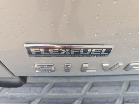 Used 2011 Chevrolet Silverado 1500 LT w/ Regional Value Package RWD image 11