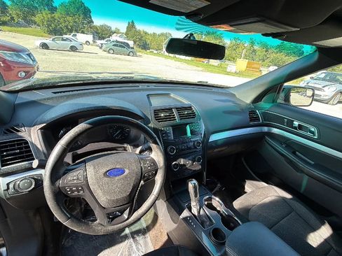 Used 2016 Ford Explorer XLT FWD image 15