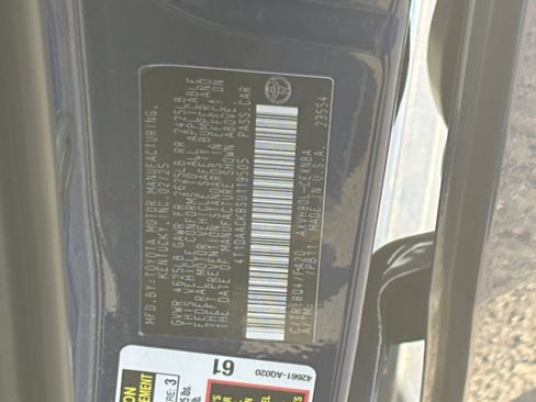 Used 2025 Toyota Camry LE image 28