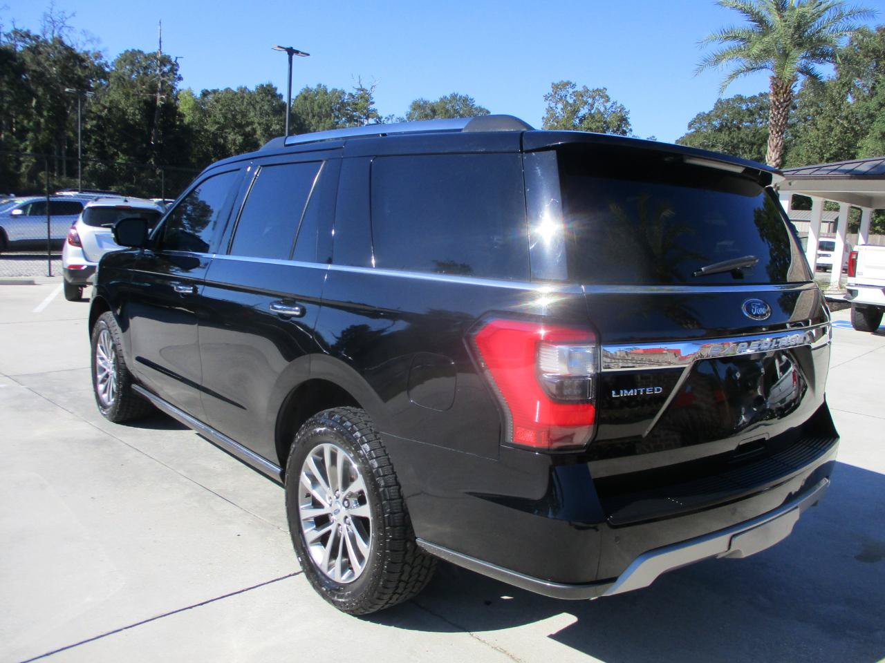 Used 2018 Ford Expedition Limited RWD image 13
