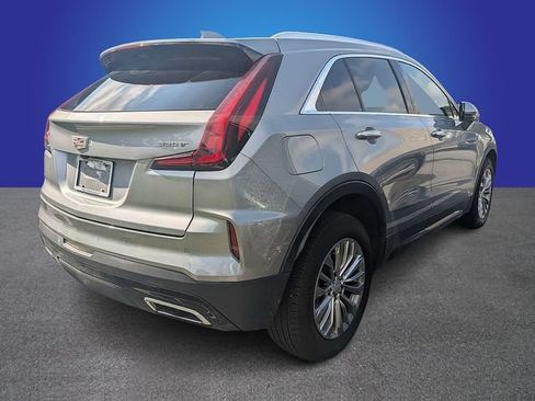 Used 2024 Cadillac XT4 Premium Luxury w/ Technology Package FWD image 4