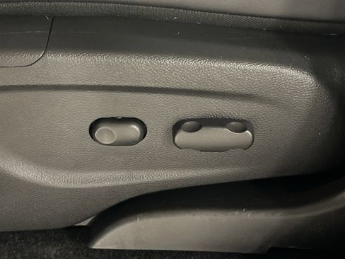 Used 2021 Chevrolet Trax LT w/ Driver Confidence Package image 10