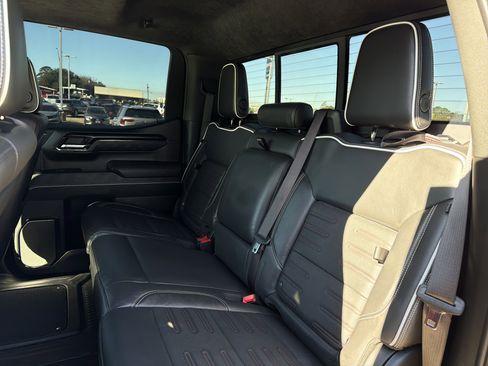 Used 2024 GMC Sierra 1500 AT4X image 6