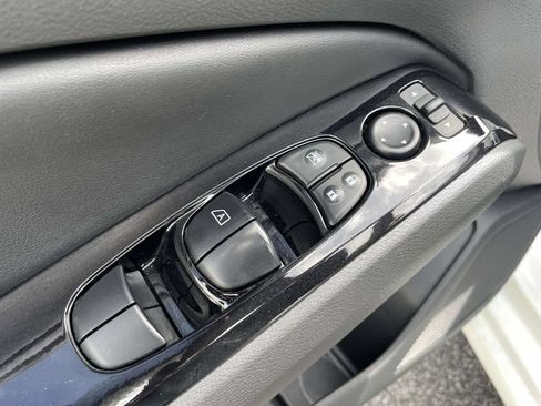 Used 2024 Nissan Altima 2.0 SR FWD image 17