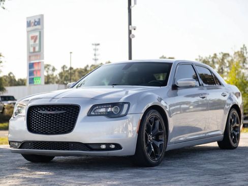 Used 2021 Chrysler 300 S RWD image 7