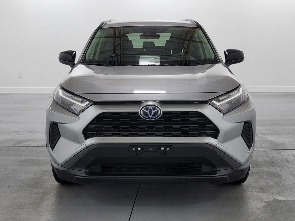 Used 2023 Toyota RAV4 LE AWD/4WD image 3