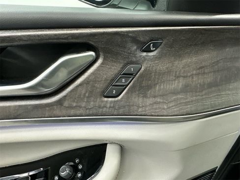 Used 2021 Jeep Grand Cherokee L Overland w/ Advanced Protech Group III image 11