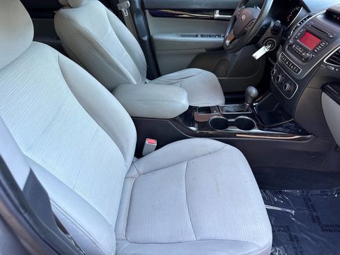 Used 2015 Kia Sorento LX FWD image 14