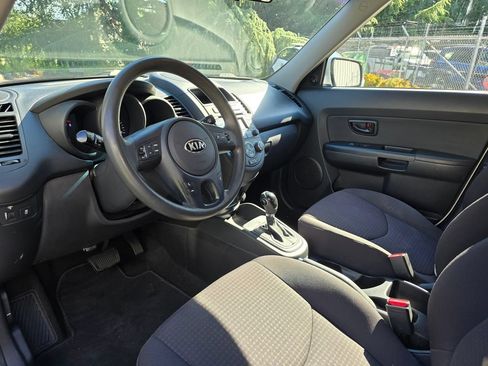 Used 2013 Kia Soul FWD image 11