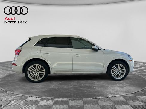 Used 2019 Audi Q5 2.0T Premium Plus w/ Premium Plus Package AWD/4WD image 6