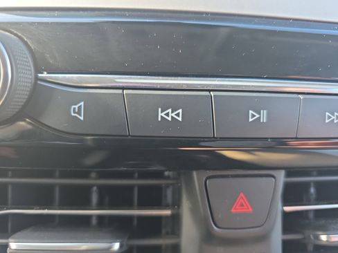 Used 2022 Ford Escape SEL w/ Technology Package image 32