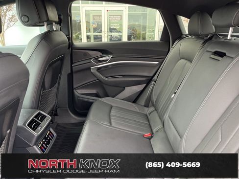 Used 2023 Audi e-tron Premium Plus w/ Premium Plus Package image 15