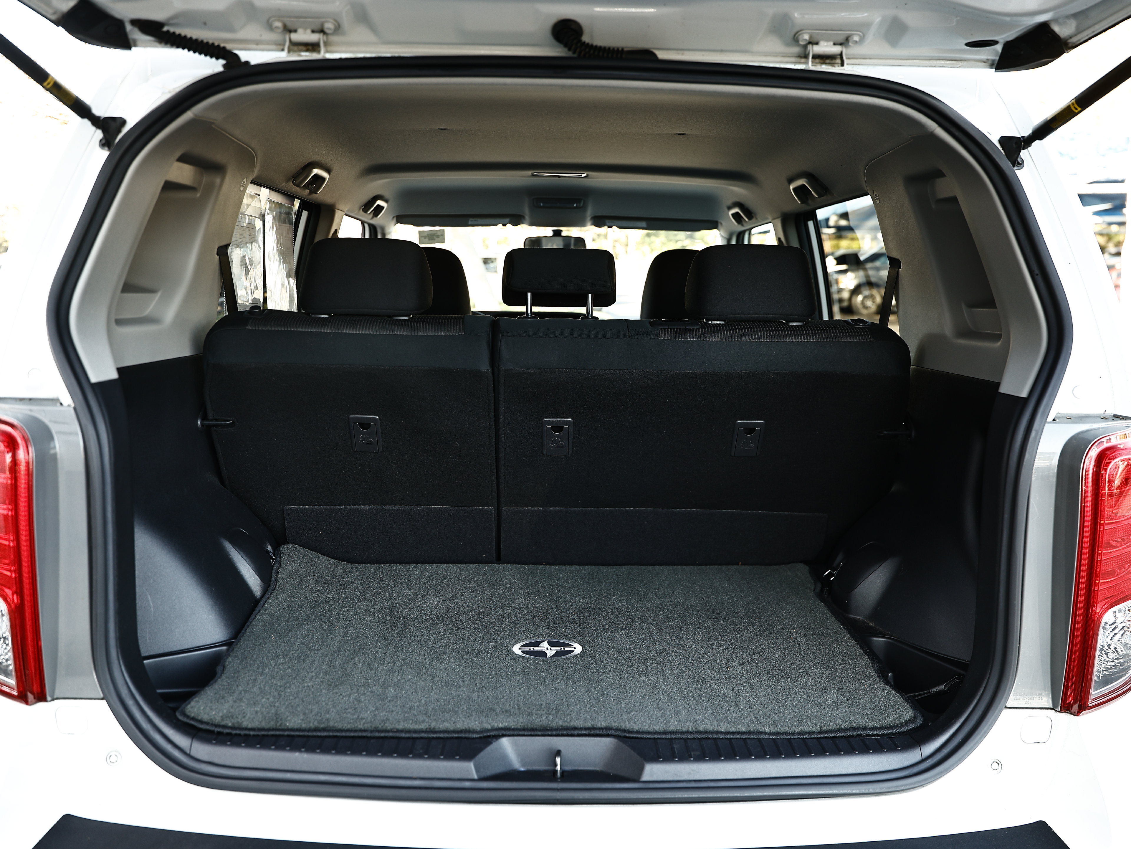 Used 2013 Scion xB FWD image 30