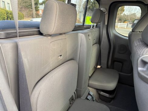 Used 2013 Nissan Frontier Desert Runner image 23