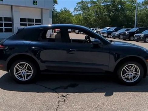 Used 2021 Porsche Macan image 9