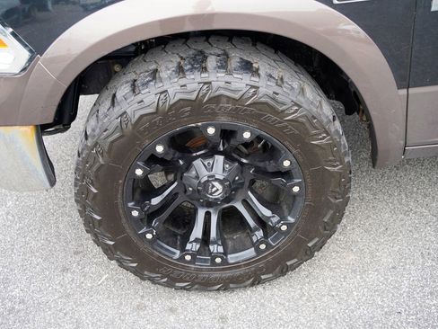 Used 2018 RAM 1500 Laramie w/ Convenience Group AWD/4WD image 35