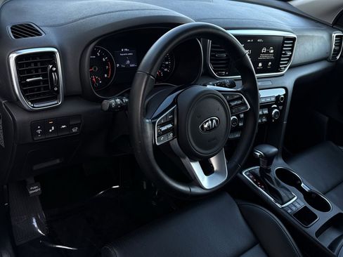 Used 2022 Kia Sportage EX image 16
