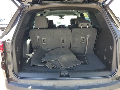 Used 2023 Chevrolet Traverse LT AWD/4WD image 8