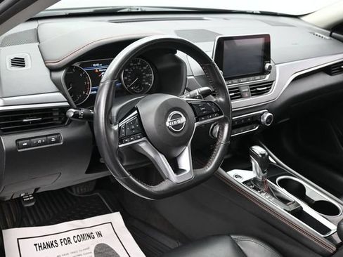 Used 2024 Nissan Altima 2.5 SR FWD image 14