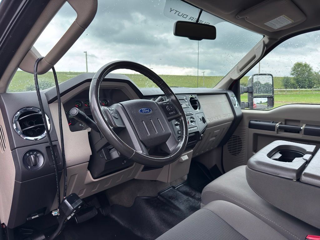 Used 2010 Ford F250 XL AWD/4WD image 5