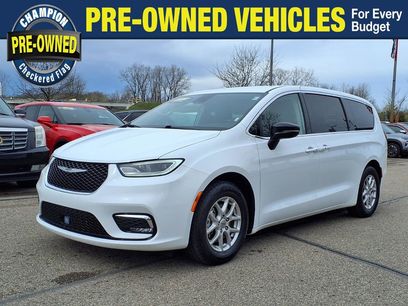Used 2024 Chrysler Pacifica Touring-L